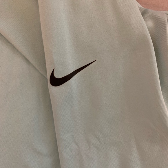 Nike Dri Fit - Picture 4 of 6